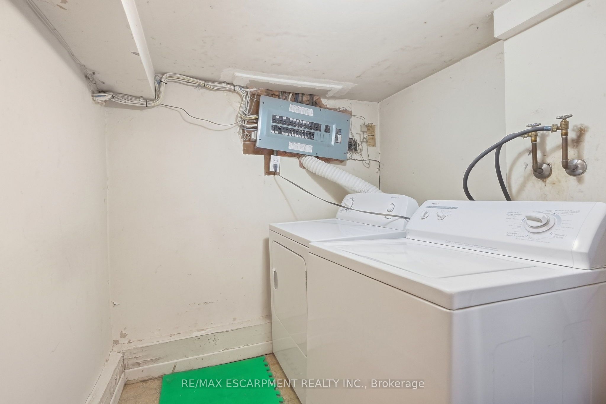 1518 Sixth Line 27 Property Photo 23
