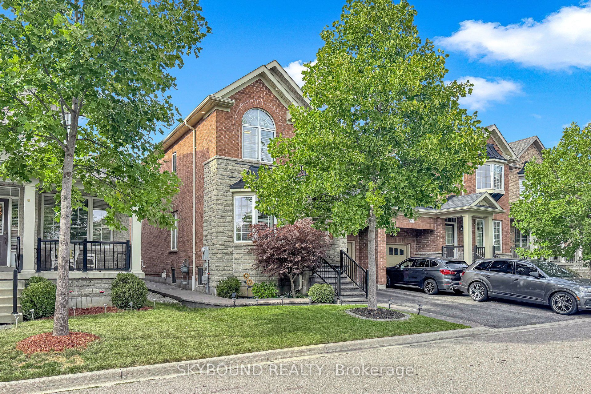 1455 Haws Crescent Property Photo 2