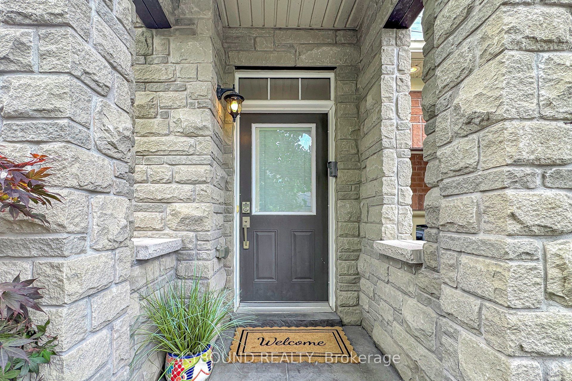 1455 Haws Crescent Property Photo 4