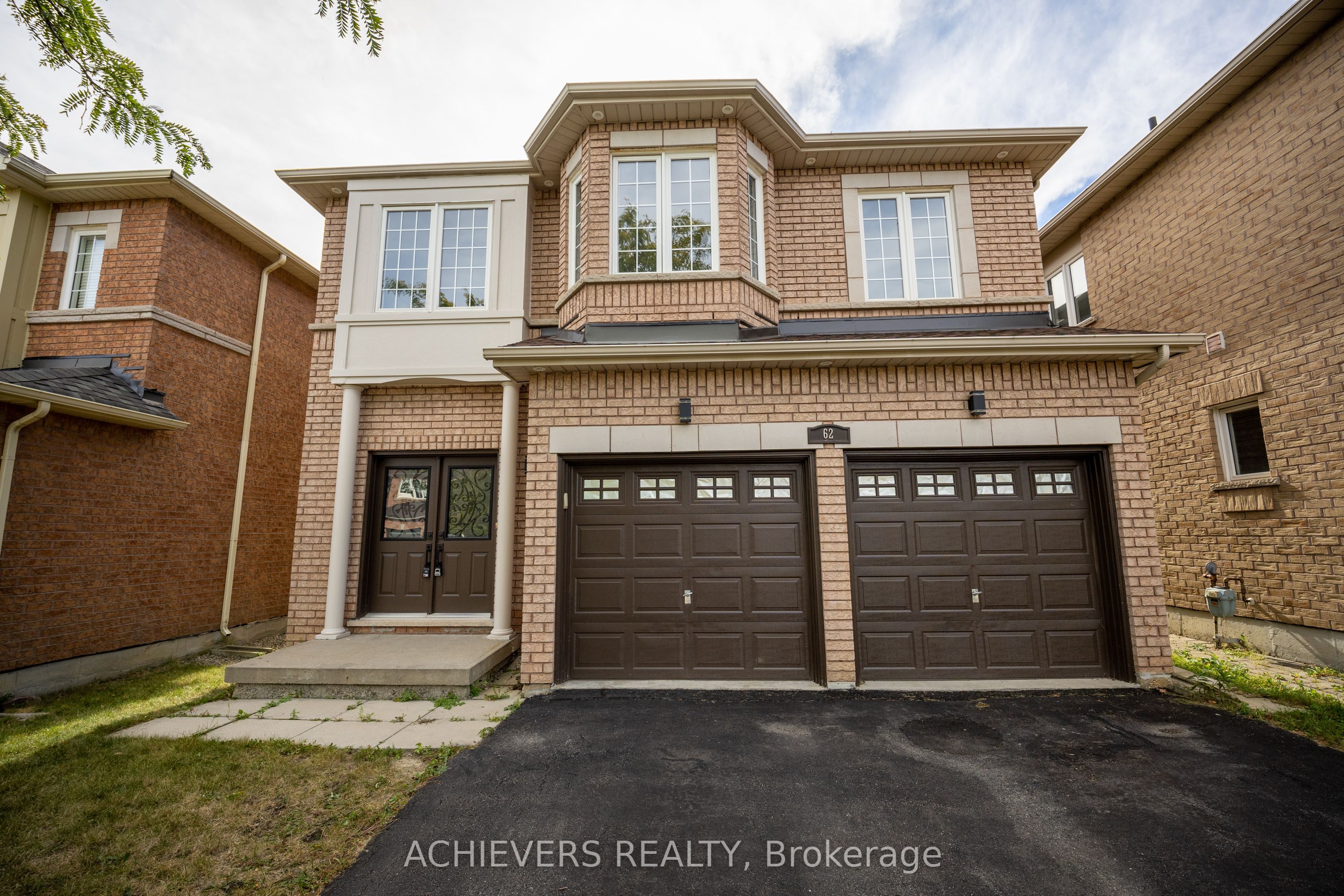 62 Sir Jacobs Crescent Property Photo 1