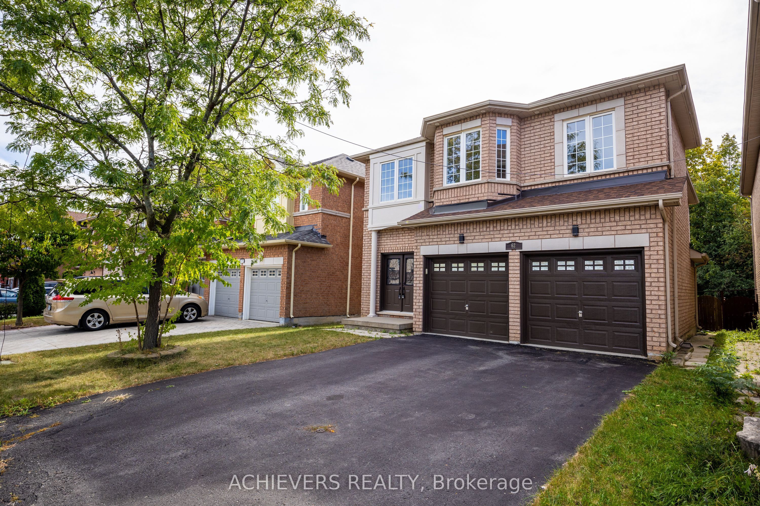 62 Sir Jacobs Crescent Property Photo 2