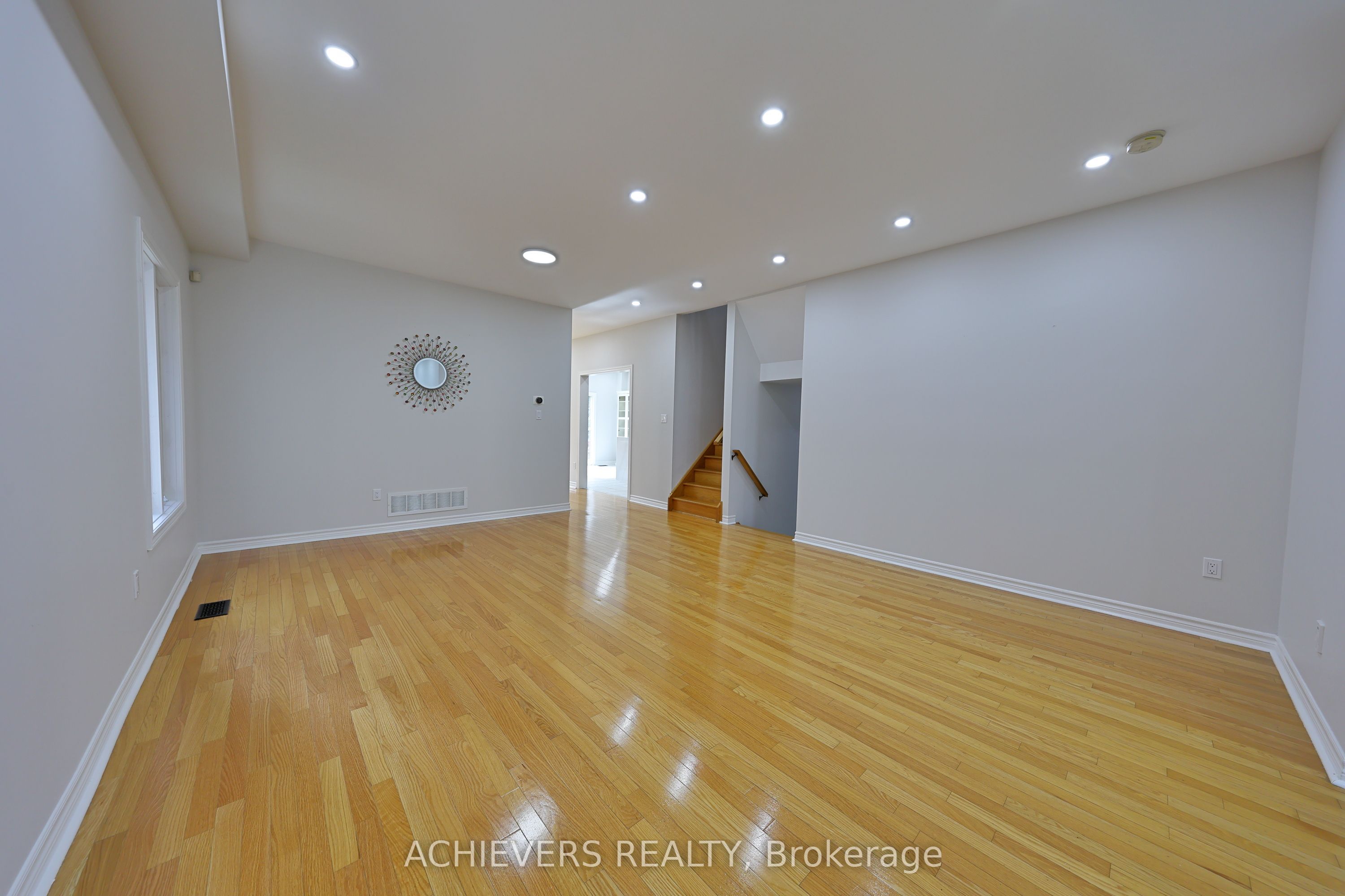 62 Sir Jacobs Crescent Property Photo 7