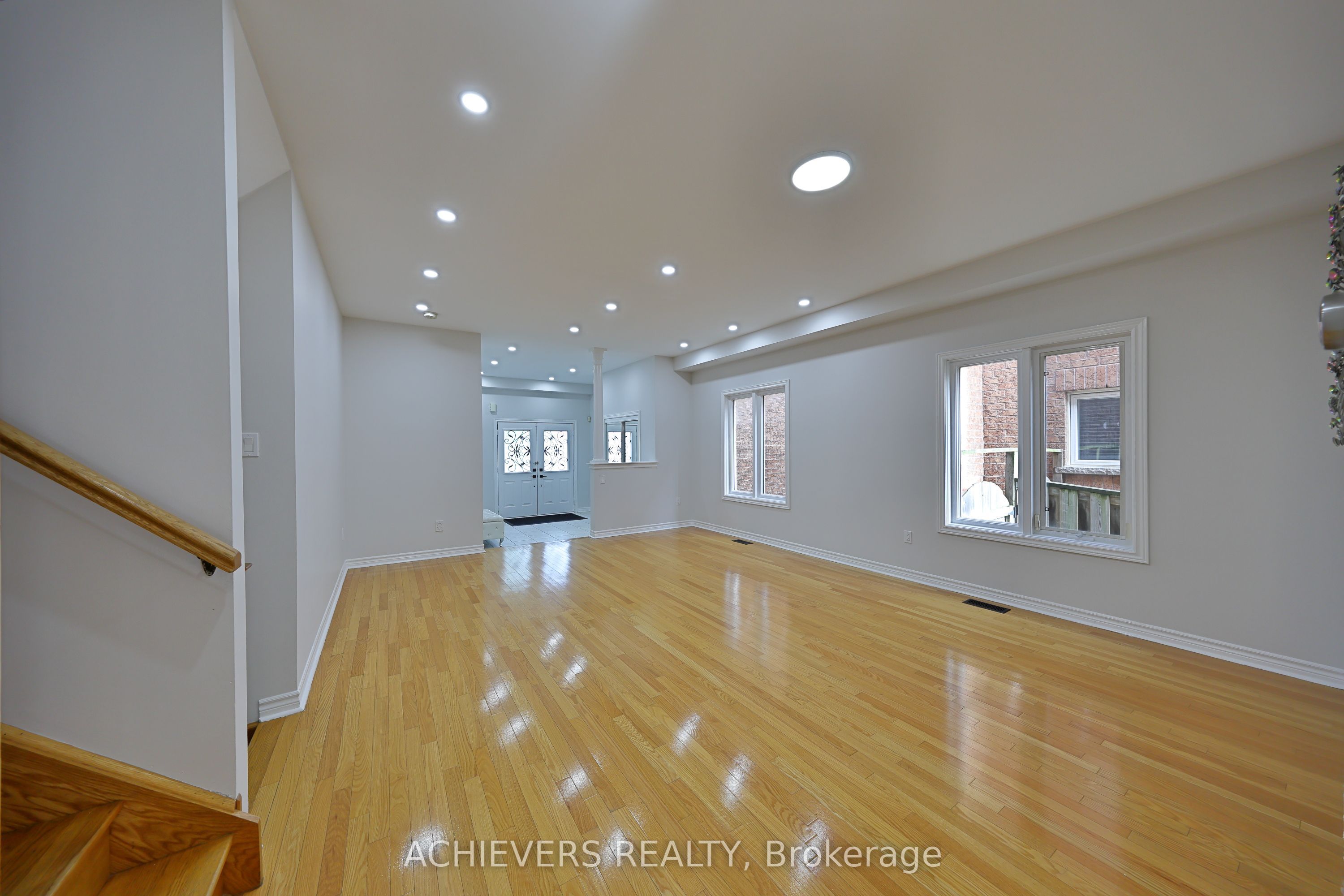 62 Sir Jacobs Crescent Property Photo 8