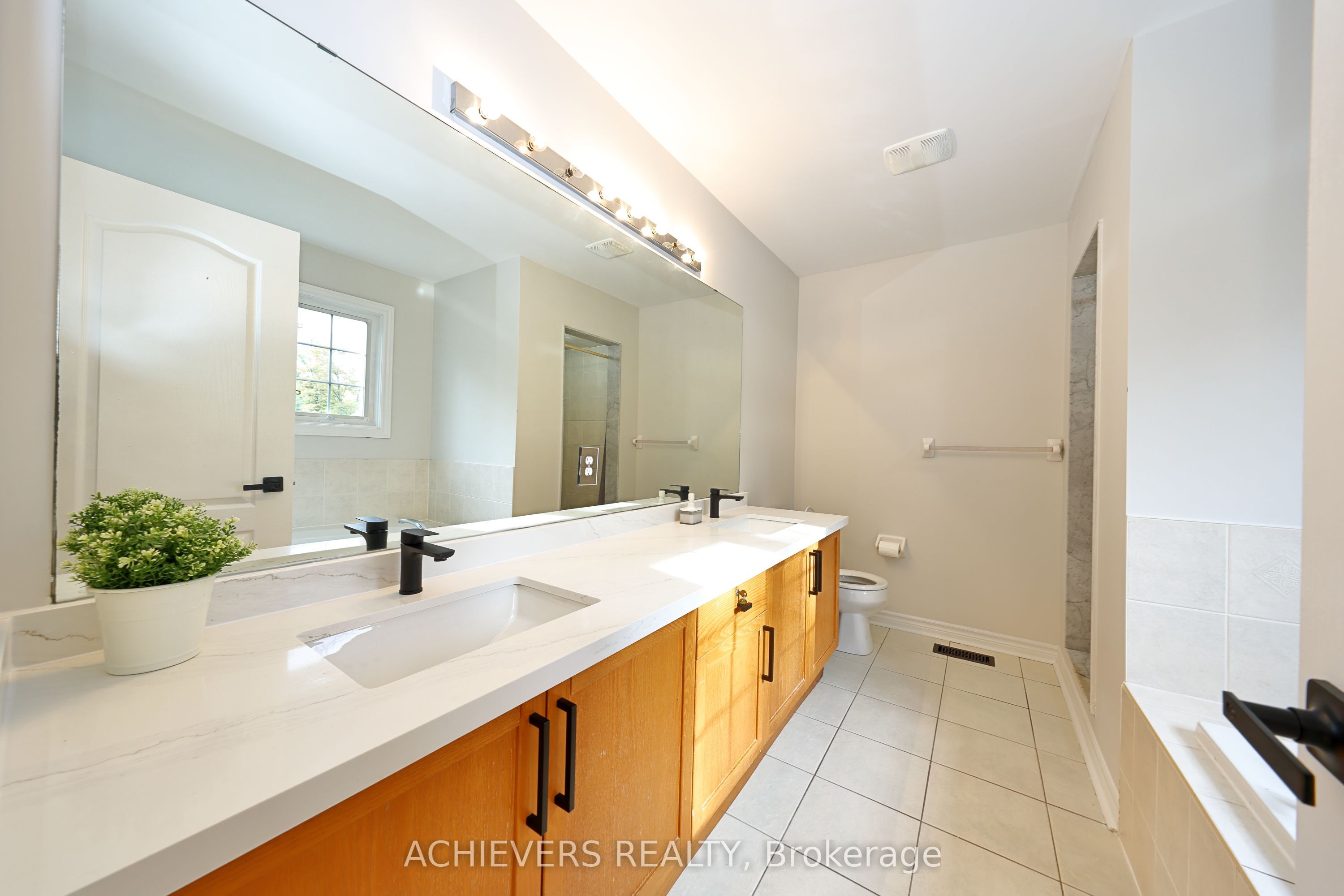 62 Sir Jacobs Crescent Property Photo 34