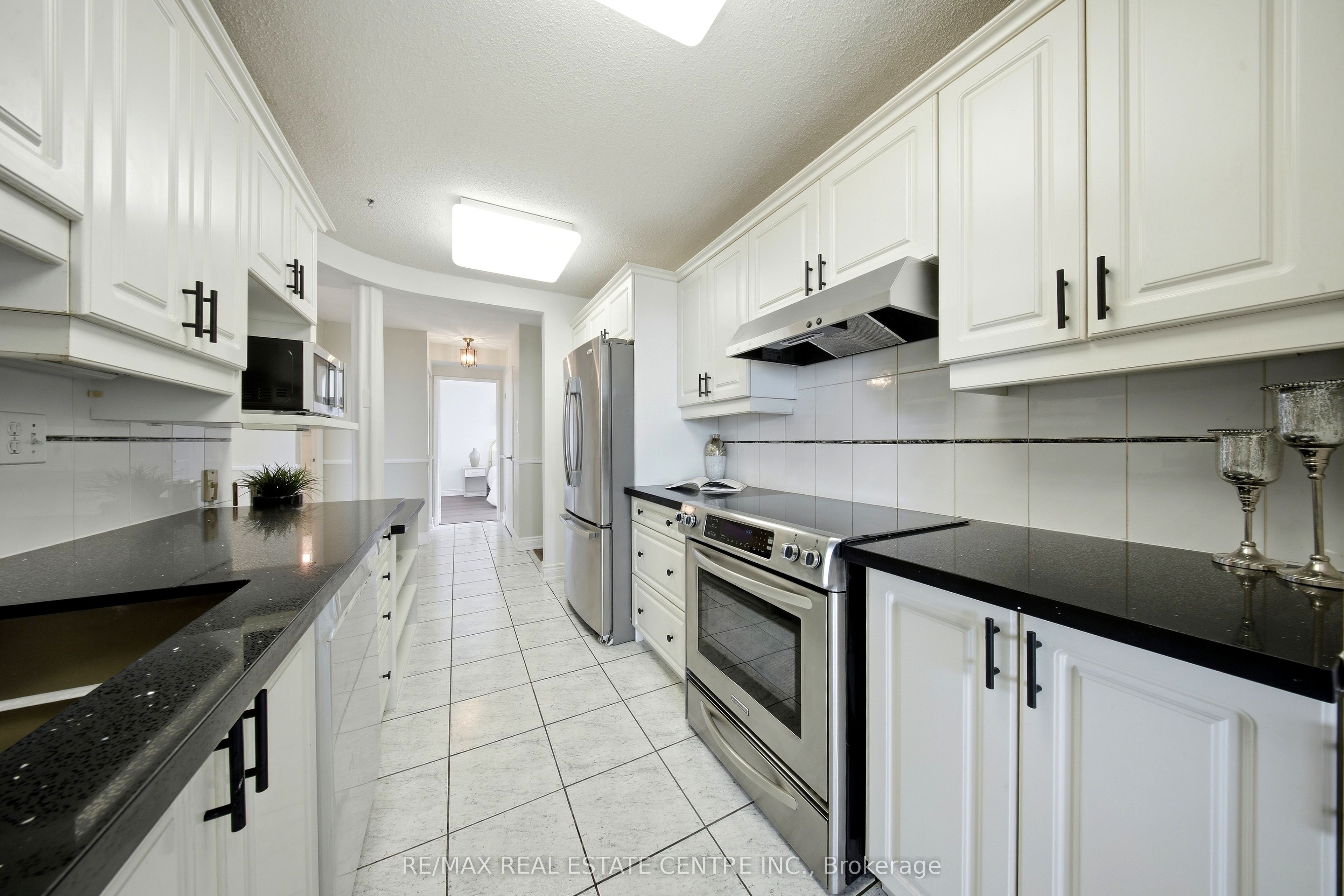 2055 Upper Middle Road 602 Property Photo 12