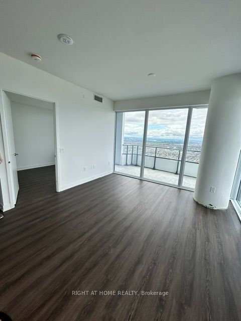 448 Burnhamthorpe Rd Road W 6205 Property Photo 4