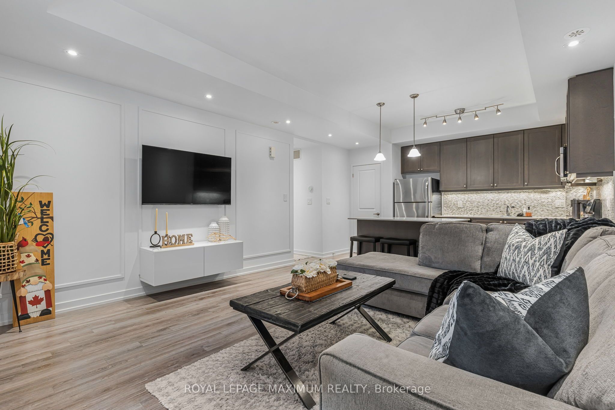 867 Wilson Avenue 2b Property Photo 1