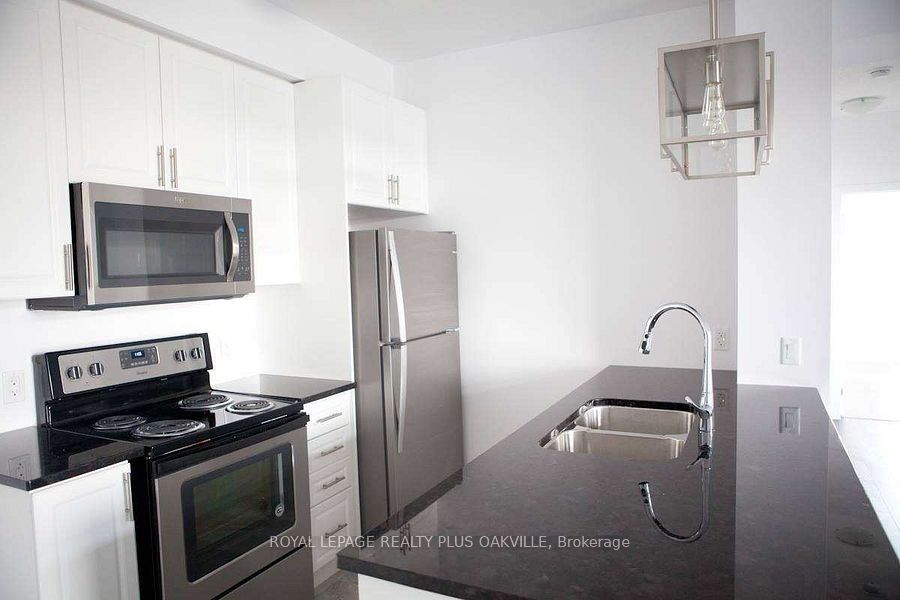 2490 Old Bronte Road 221 Property Photo 4