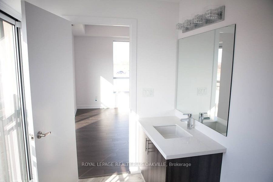 2490 Old Bronte Road 221 Property Photo 10