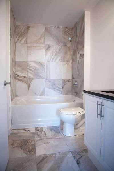 2490 Old Bronte Road 221 Property Photo 17