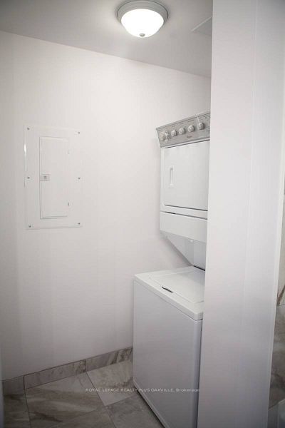 2490 Old Bronte Road 221 Property Photo 19