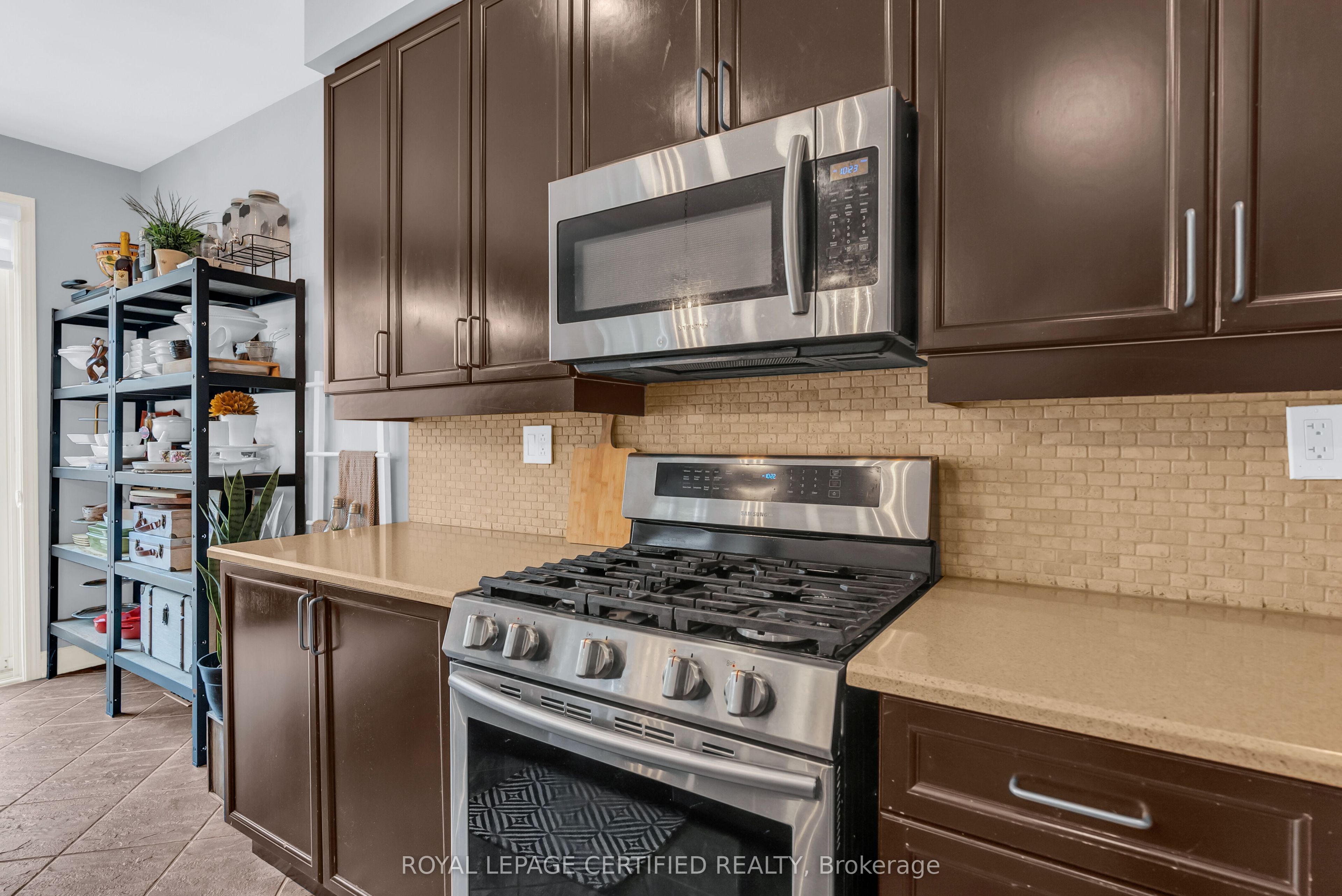 921 Hepburn Road Property Photo 16