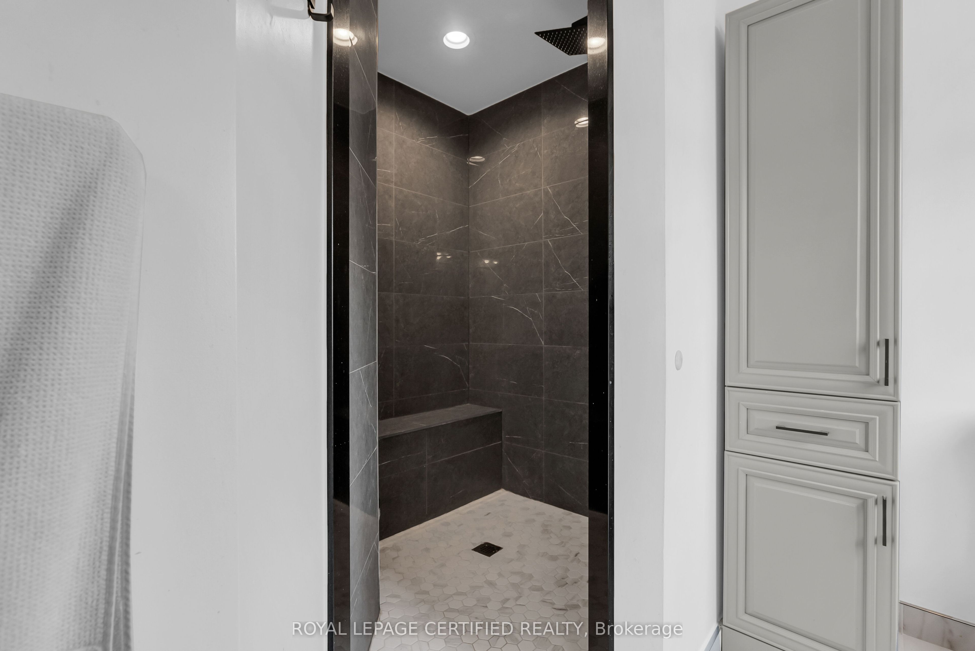 921 Hepburn Road Property Photo 34