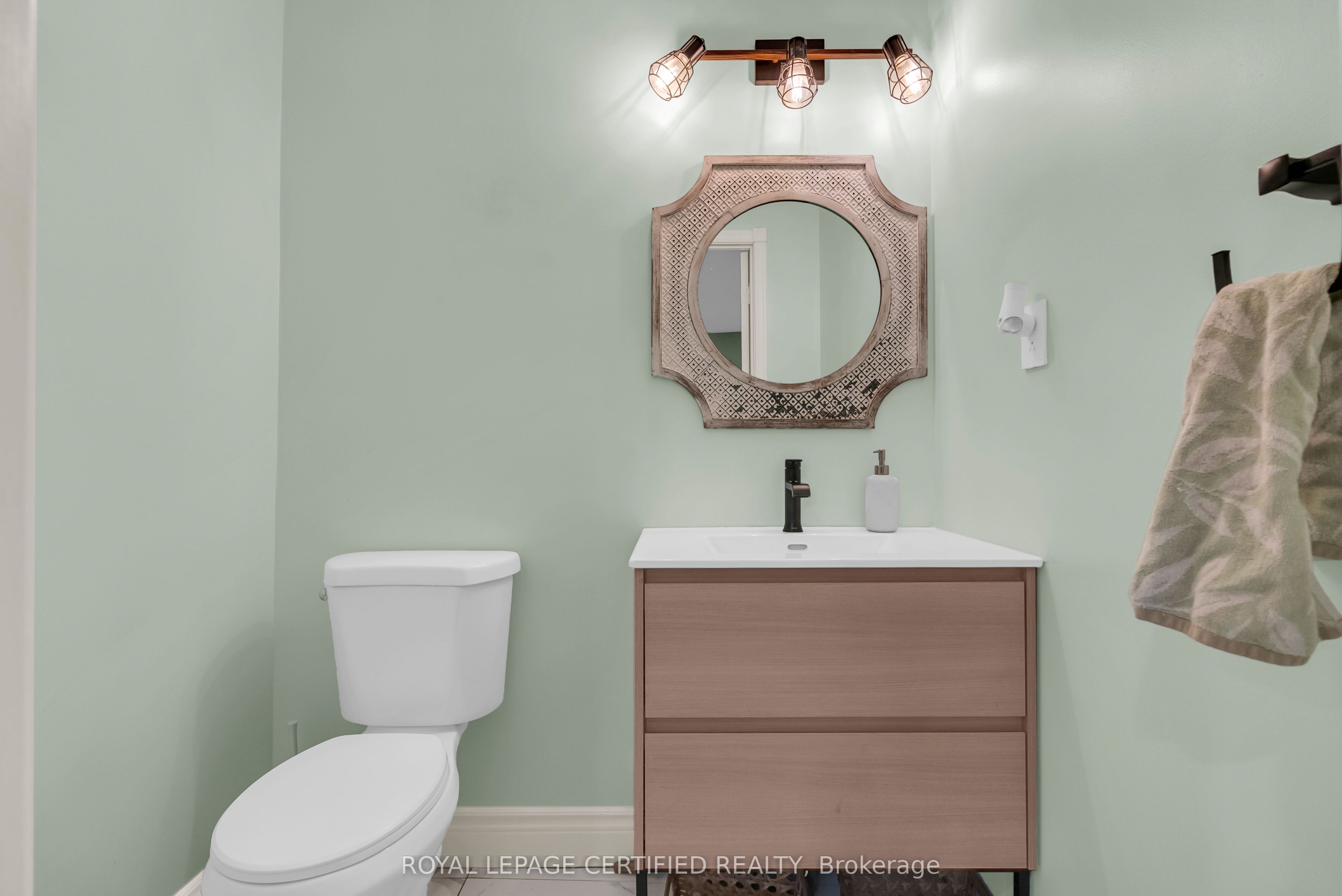 921 Hepburn Road Property Photo 44