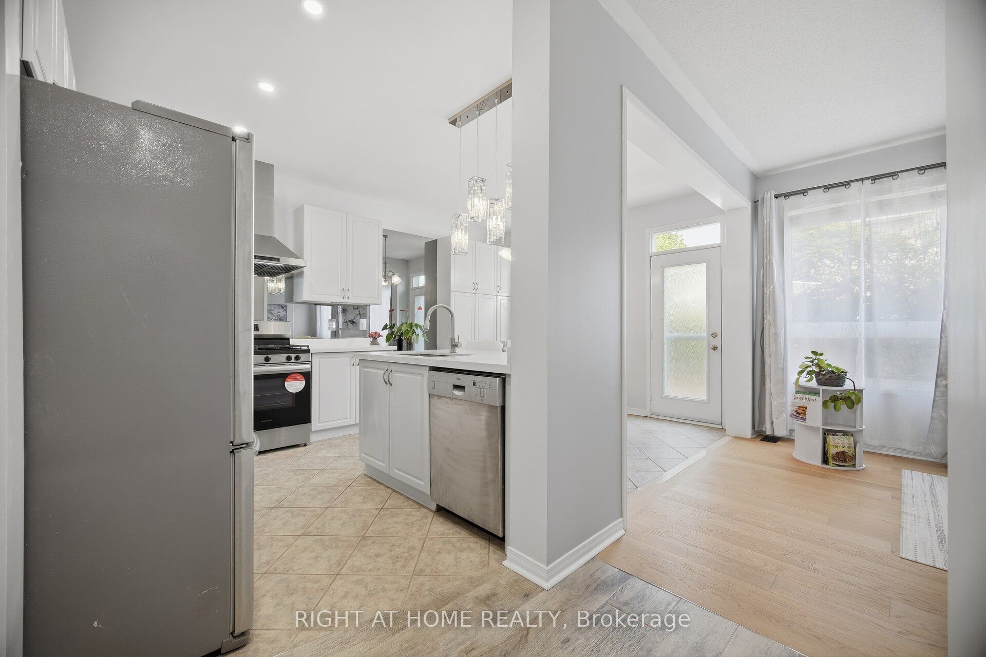 2249 Crestmont Drive Property Photo 14