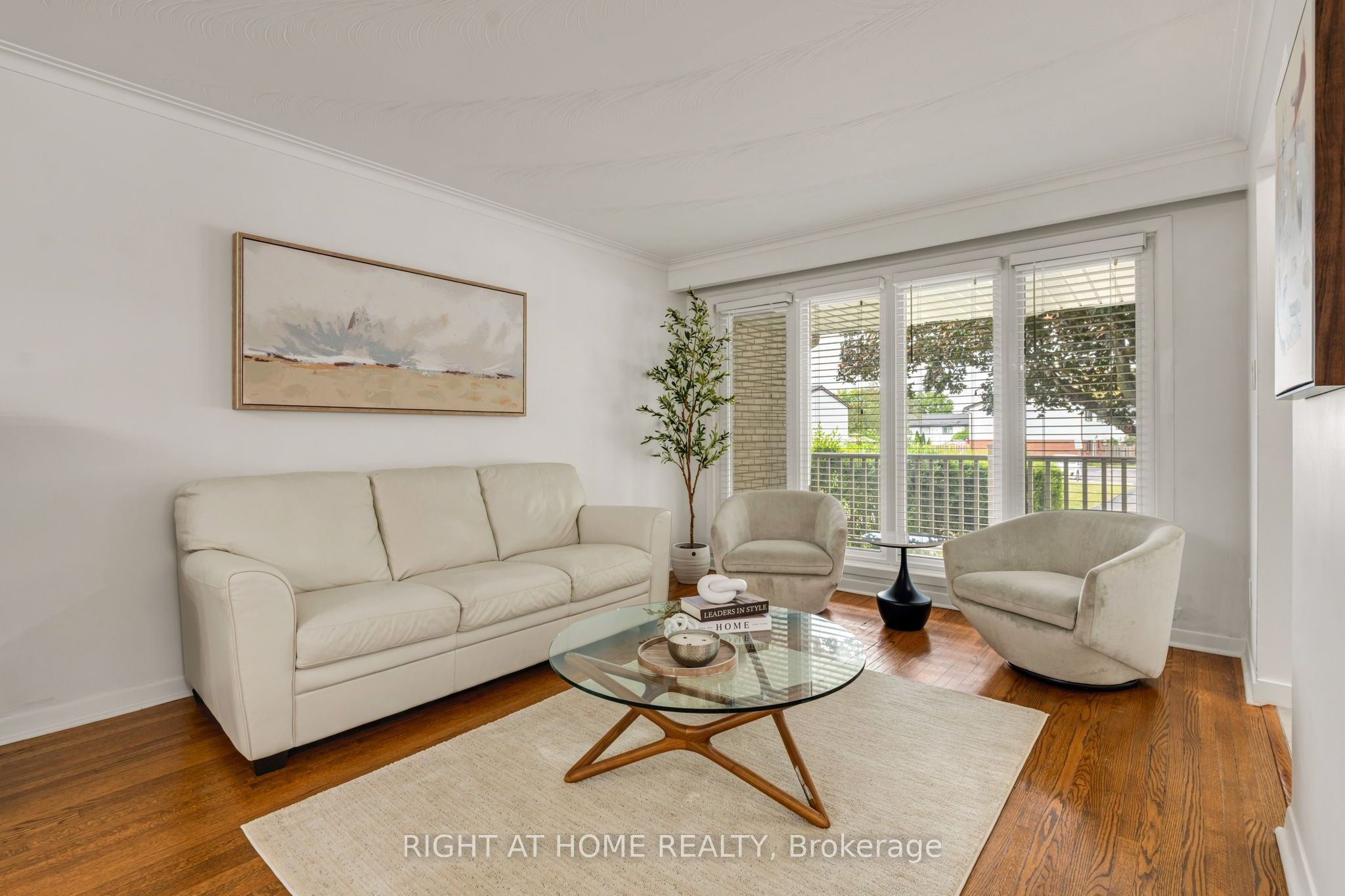 1302 Redbank Crescent Property Photo 3