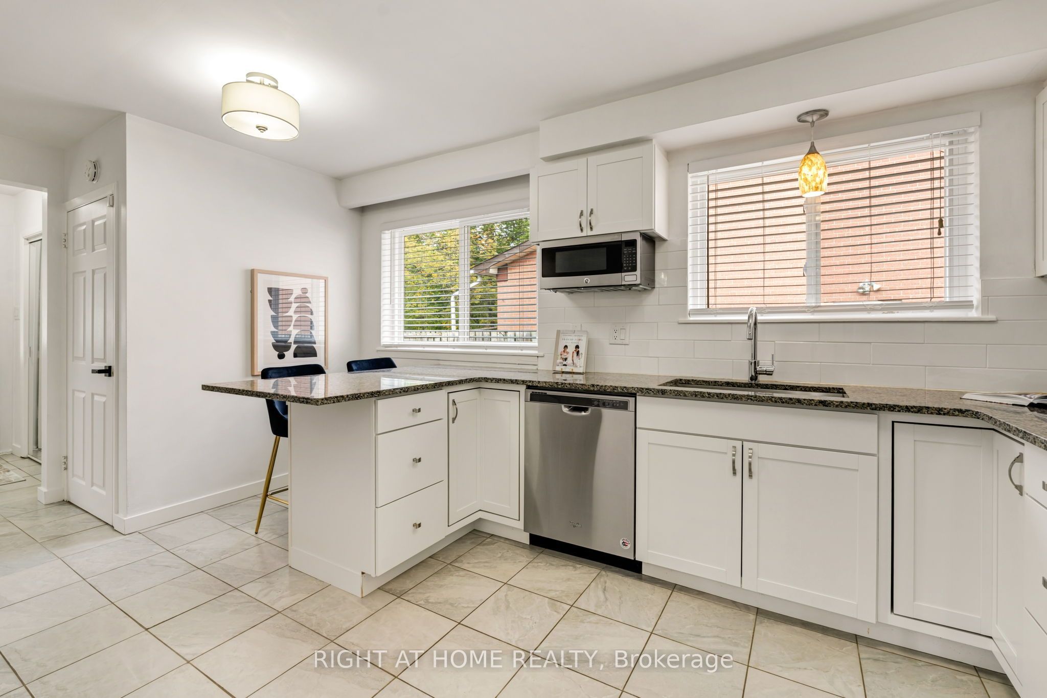 1302 Redbank Crescent Property Photo 8