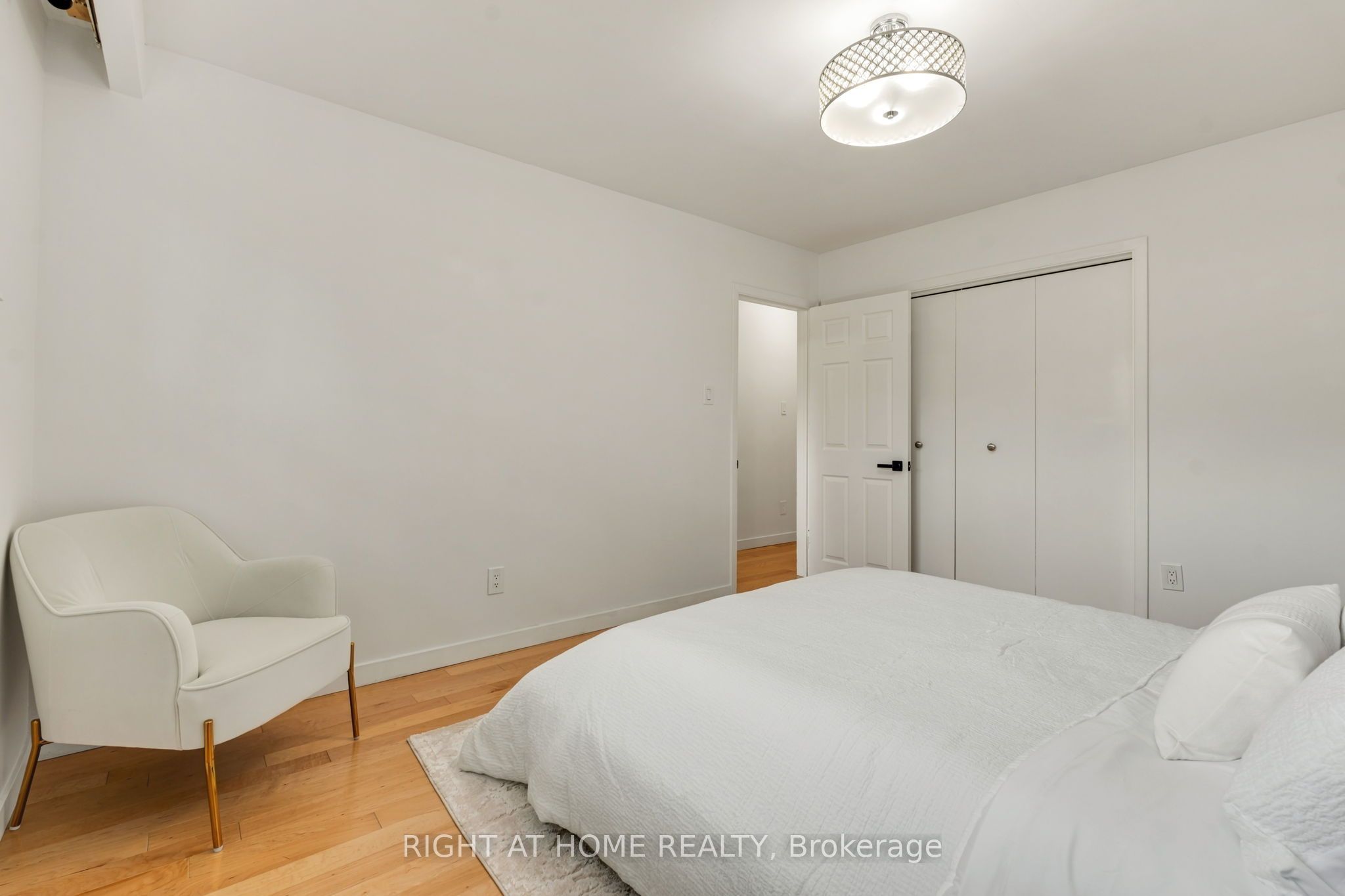 1302 Redbank Crescent Property Photo 12