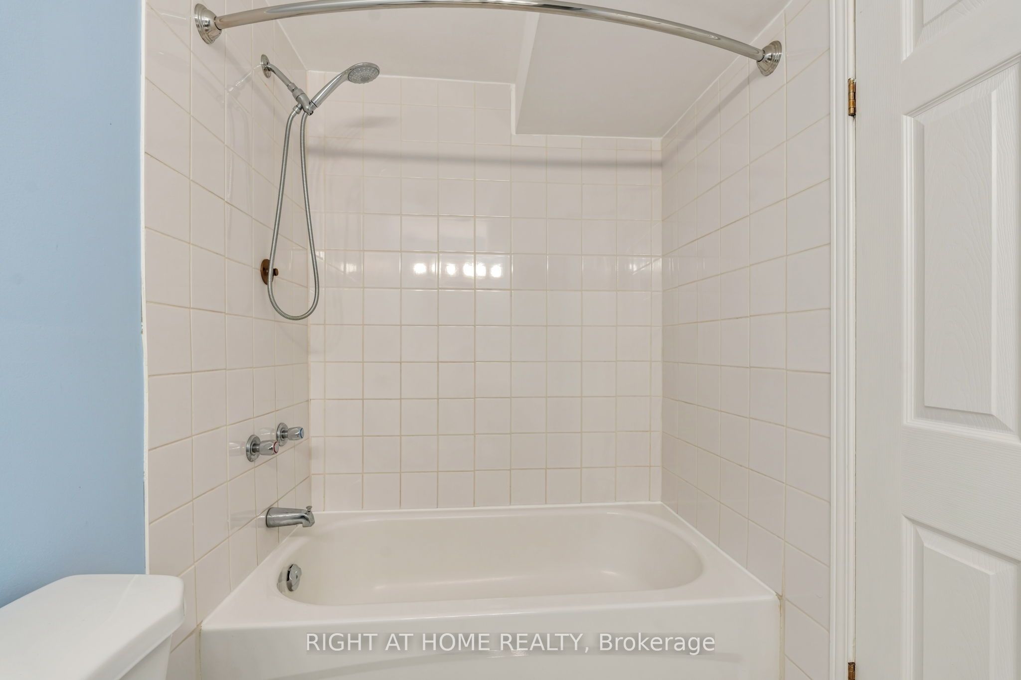 1302 Redbank Crescent Property Photo 28