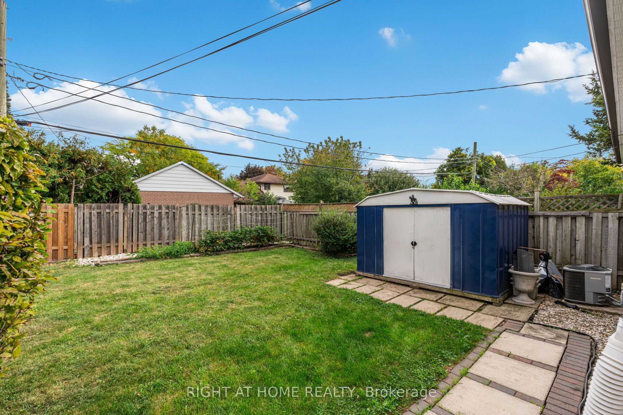 1302 Redbank Crescent Property Photo 34