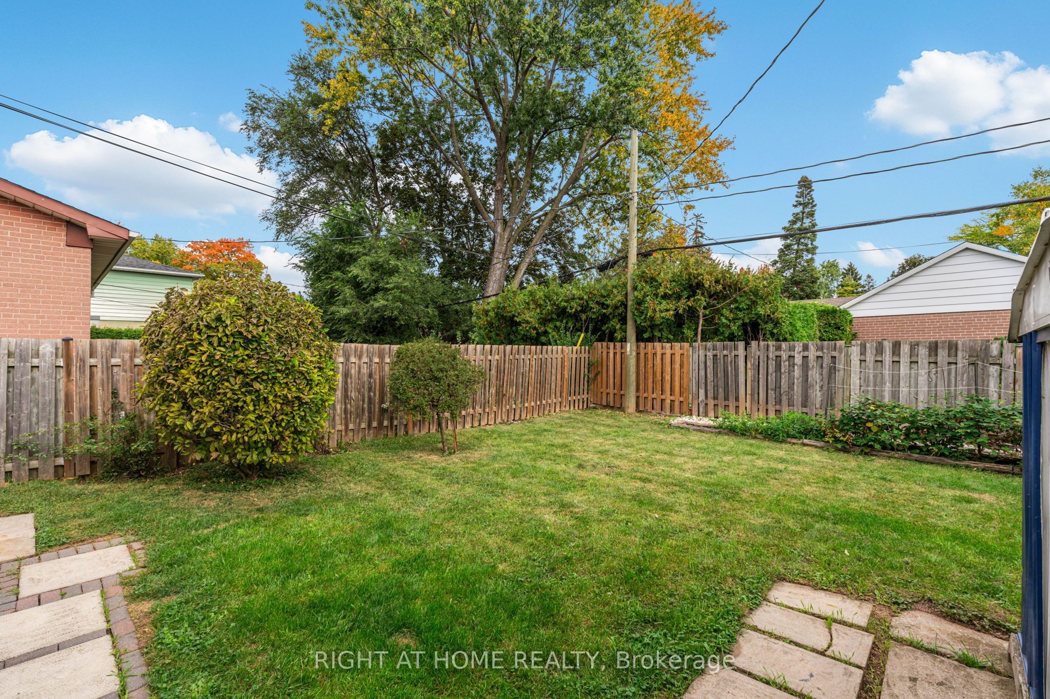 1302 Redbank Crescent Property Photo 35