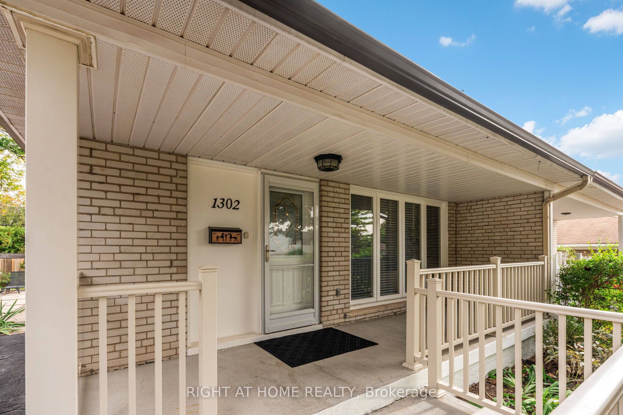 1302 Redbank Crescent Property Photo 37