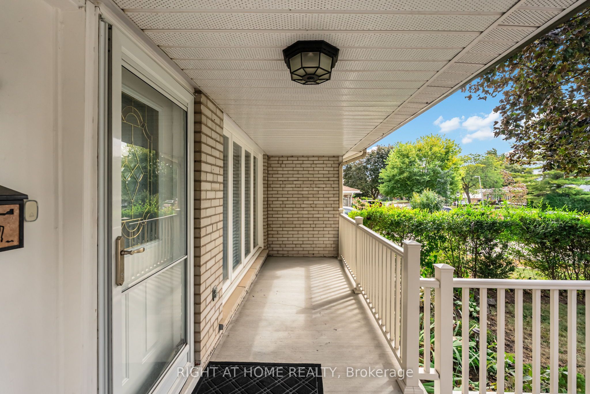 1302 Redbank Crescent Property Photo 38