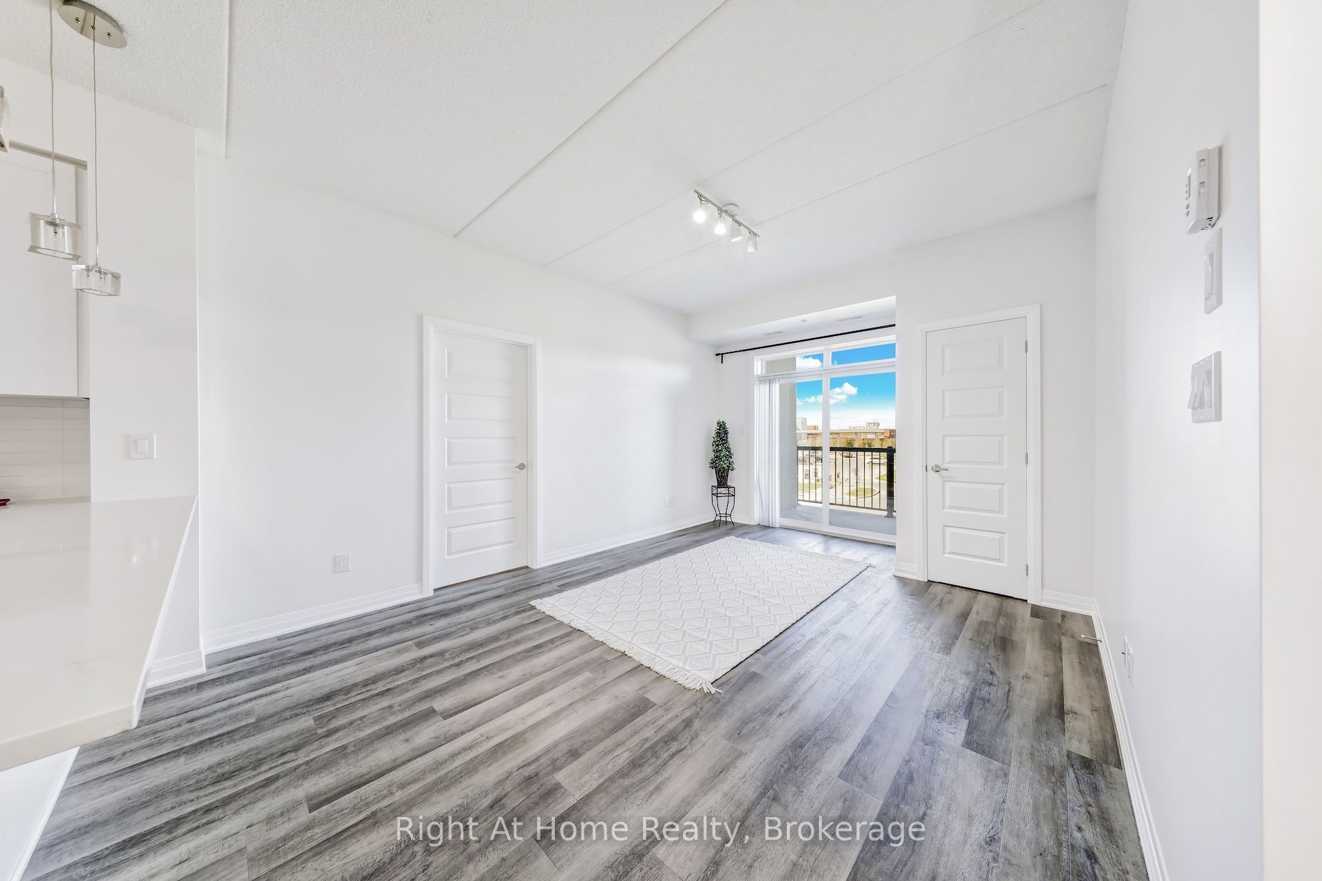 610 Farmstead Drive 307 Property Photo 12