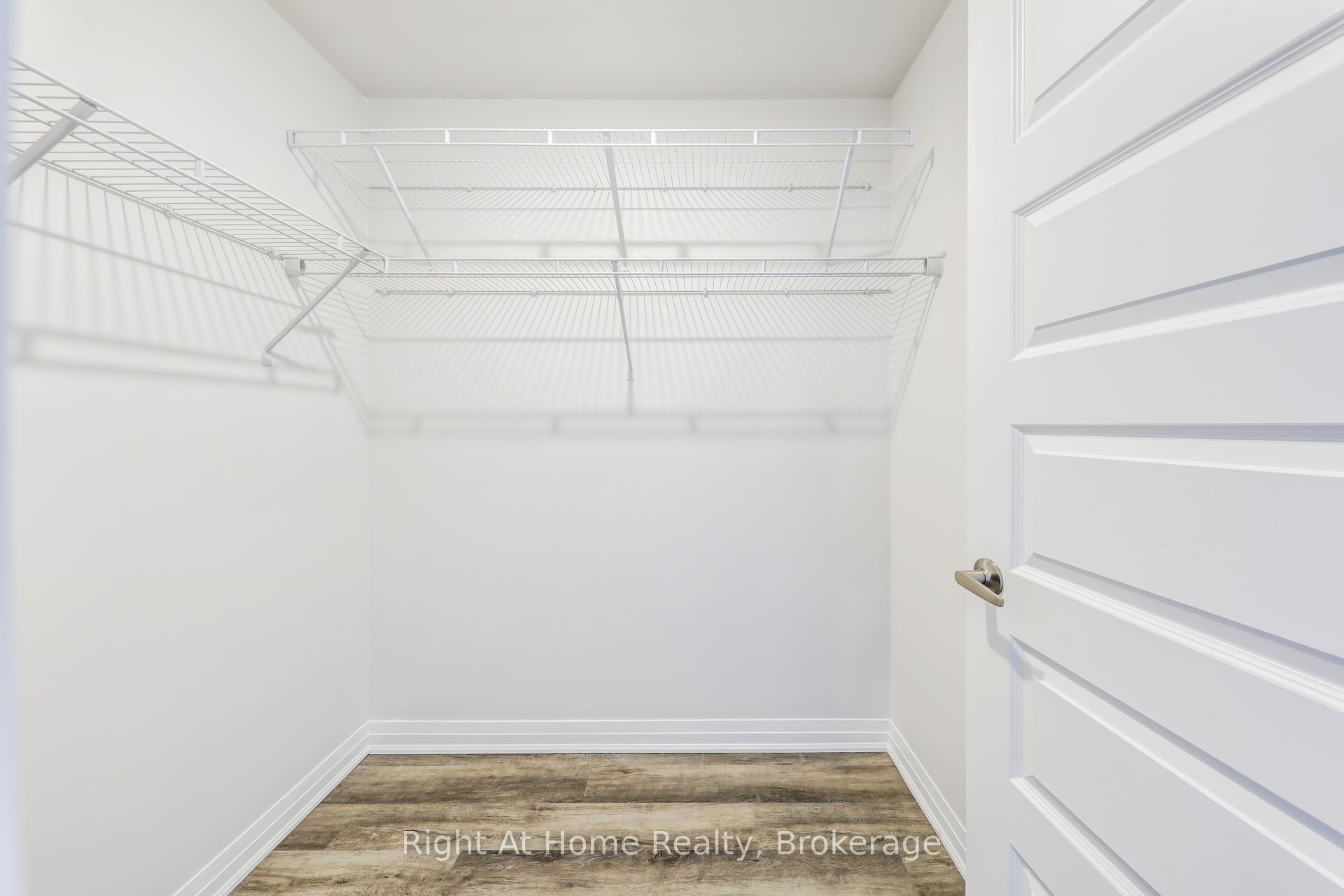 610 Farmstead Drive 307 Property Photo 15