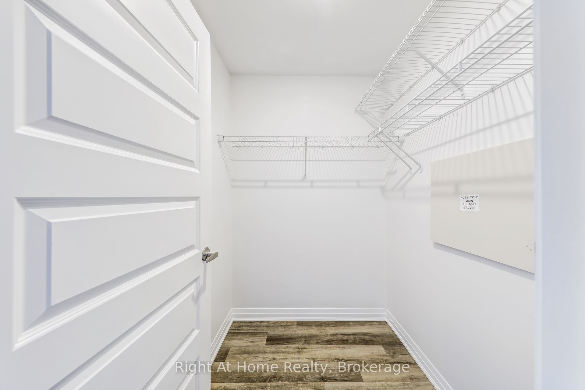 610 Farmstead Drive 307 Property Photo 25