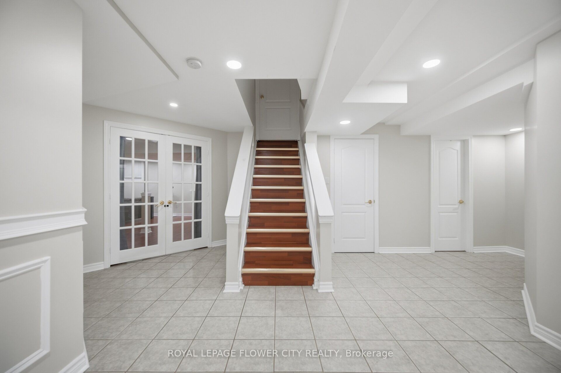 4 Castle Mountain Drive Property Photo 34
