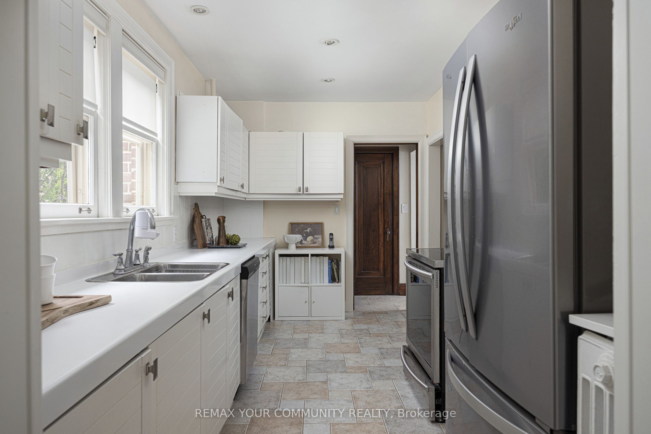22 Belvedere Boulevard Property Photo 13