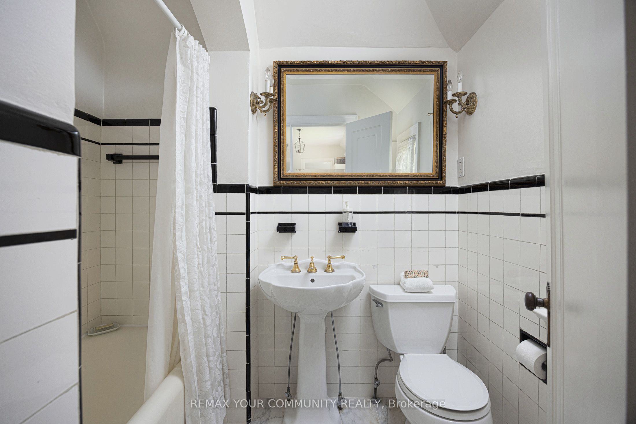 22 Belvedere Boulevard Property Photo 32
