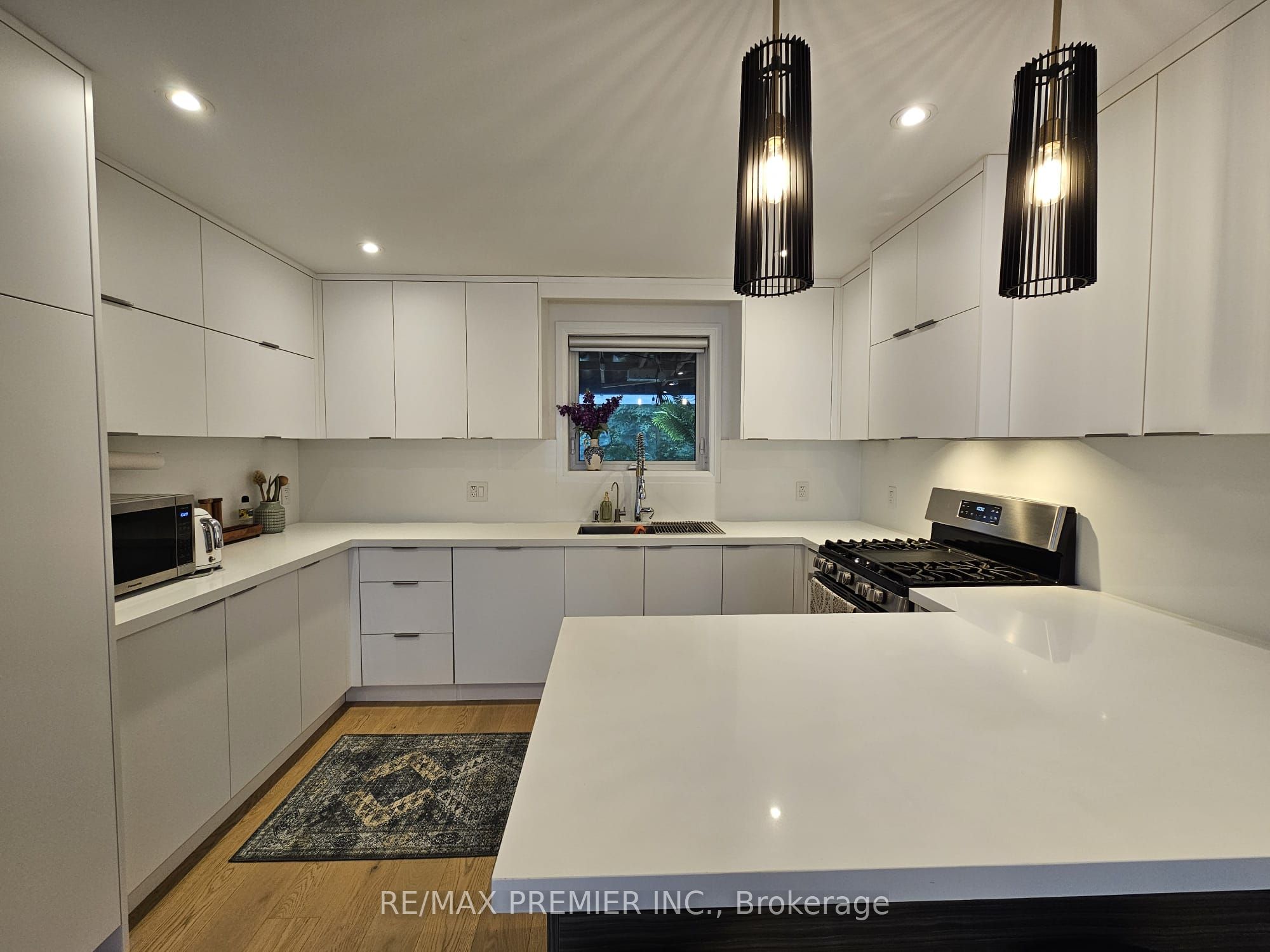11 Edison Circle Property Photo 9