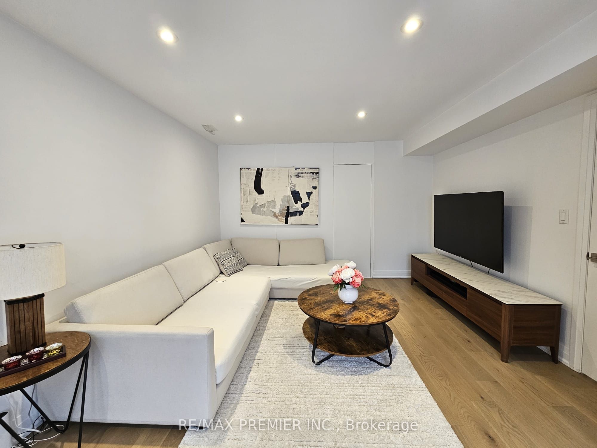 11 Edison Circle Property Photo 11