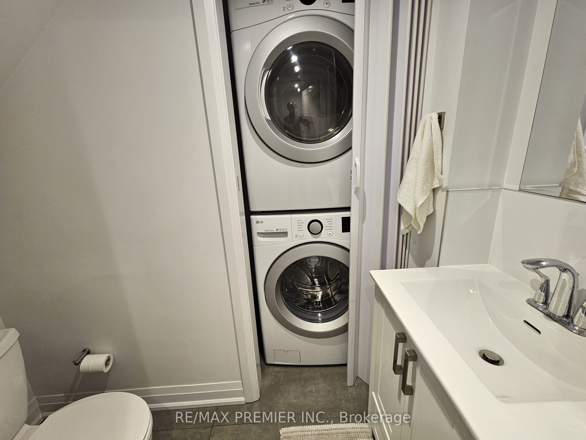 11 Edison Circle Property Photo 15