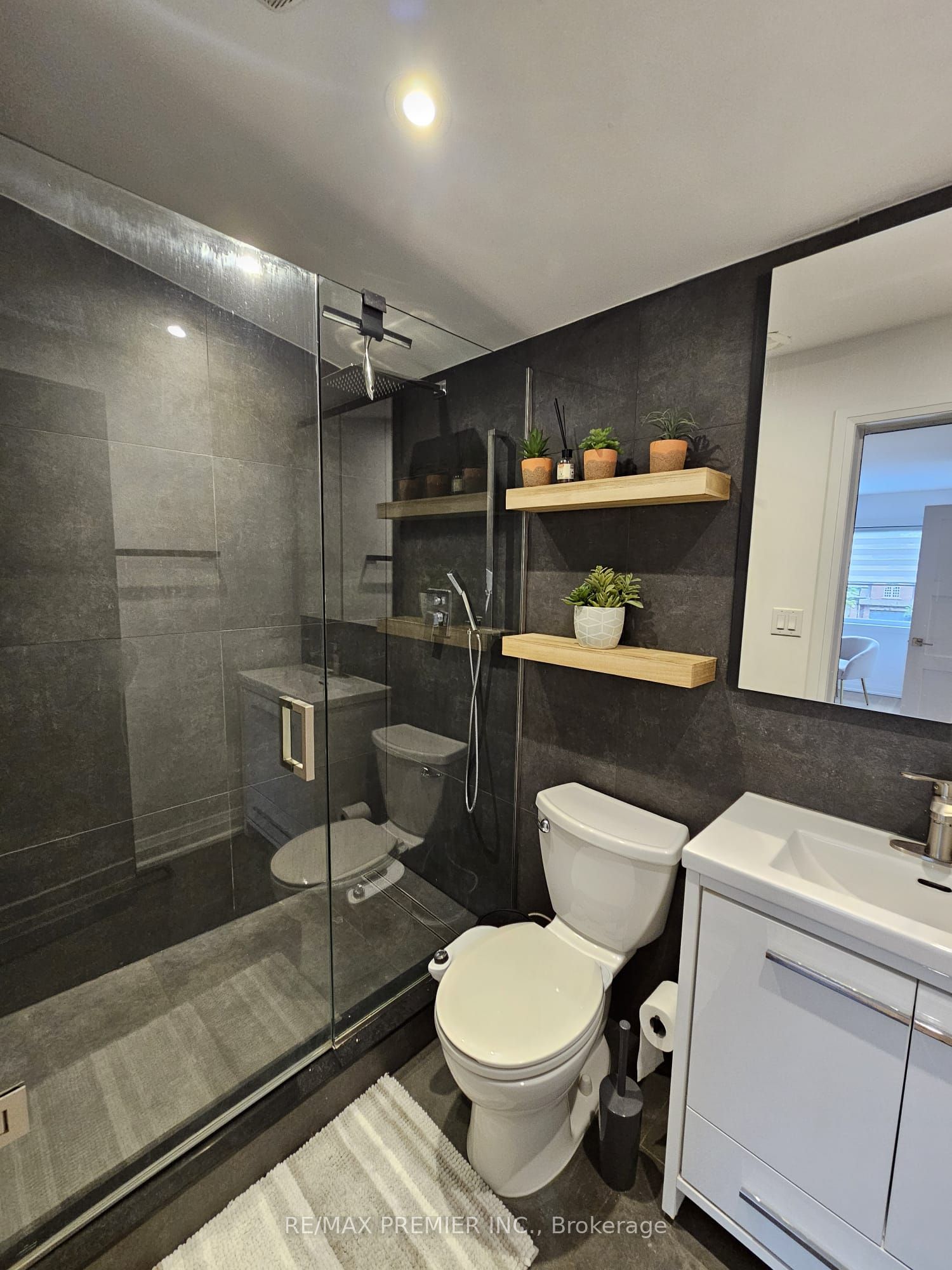 11 Edison Circle Property Photo 19