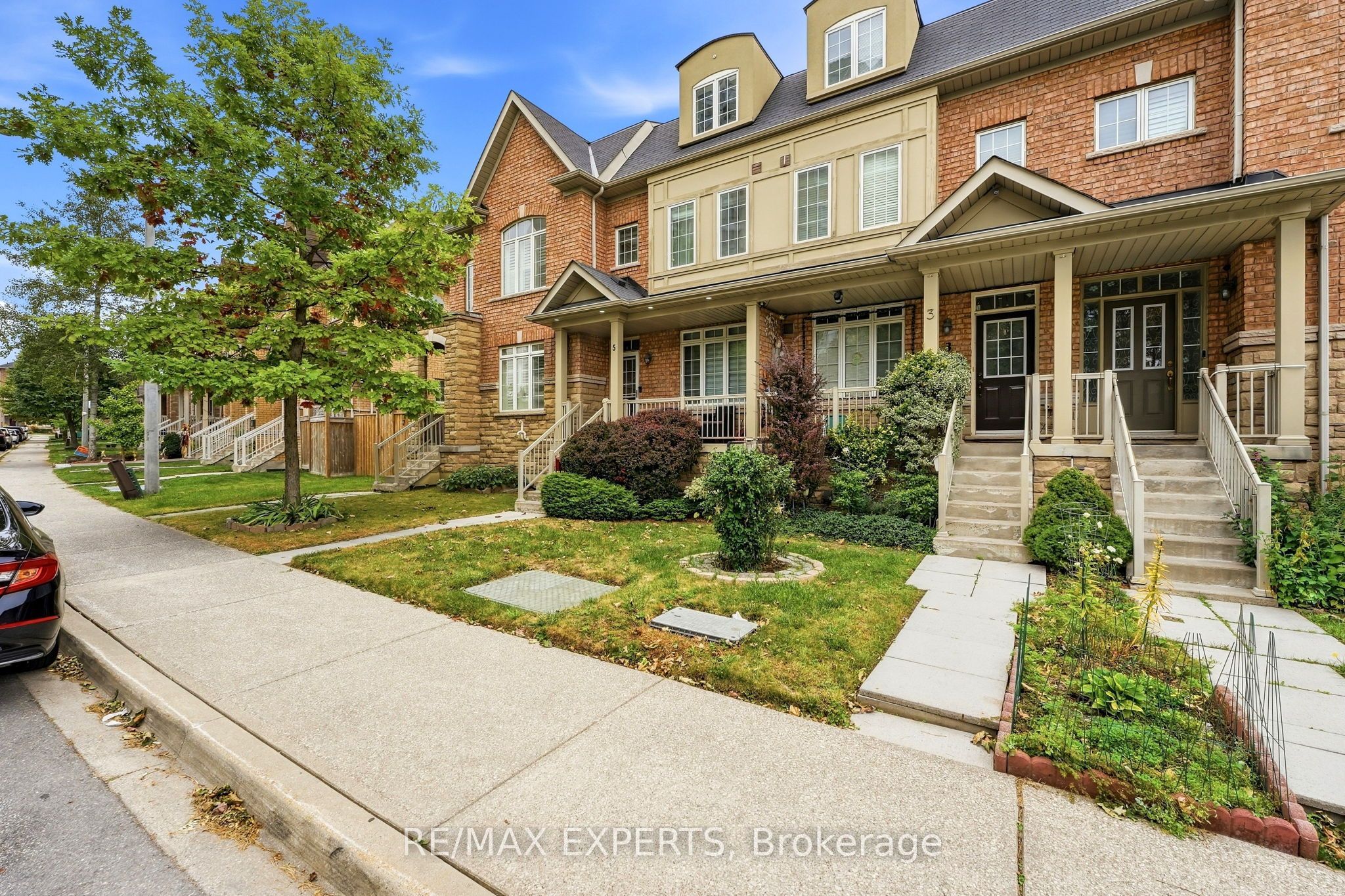 5 Parrotta Drive Property Photo 1