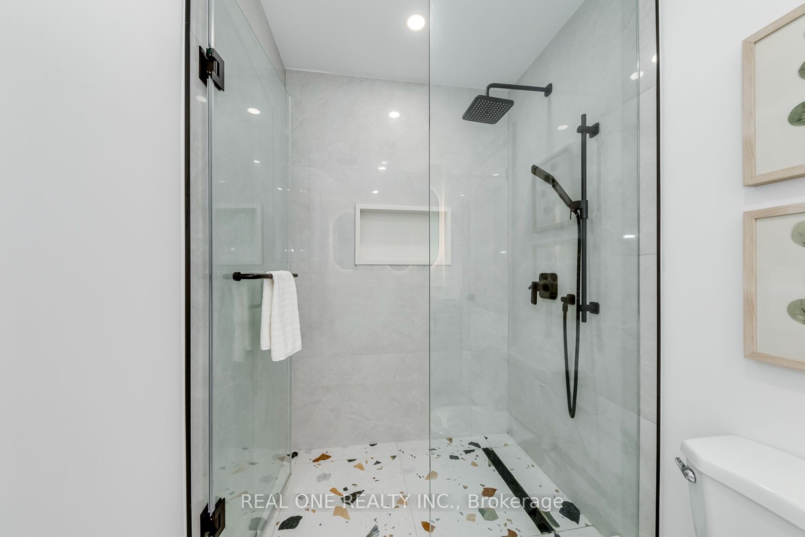 2456 Bon Echo Drive Property Photo 36