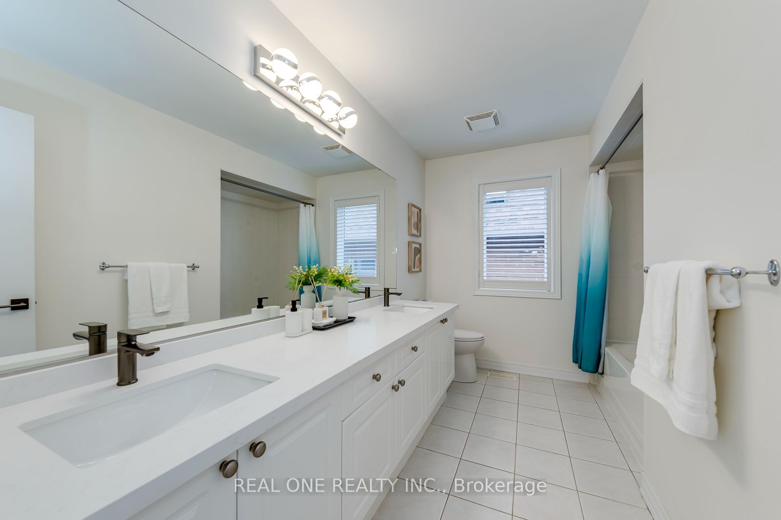 2456 Bon Echo Drive Property Photo 39