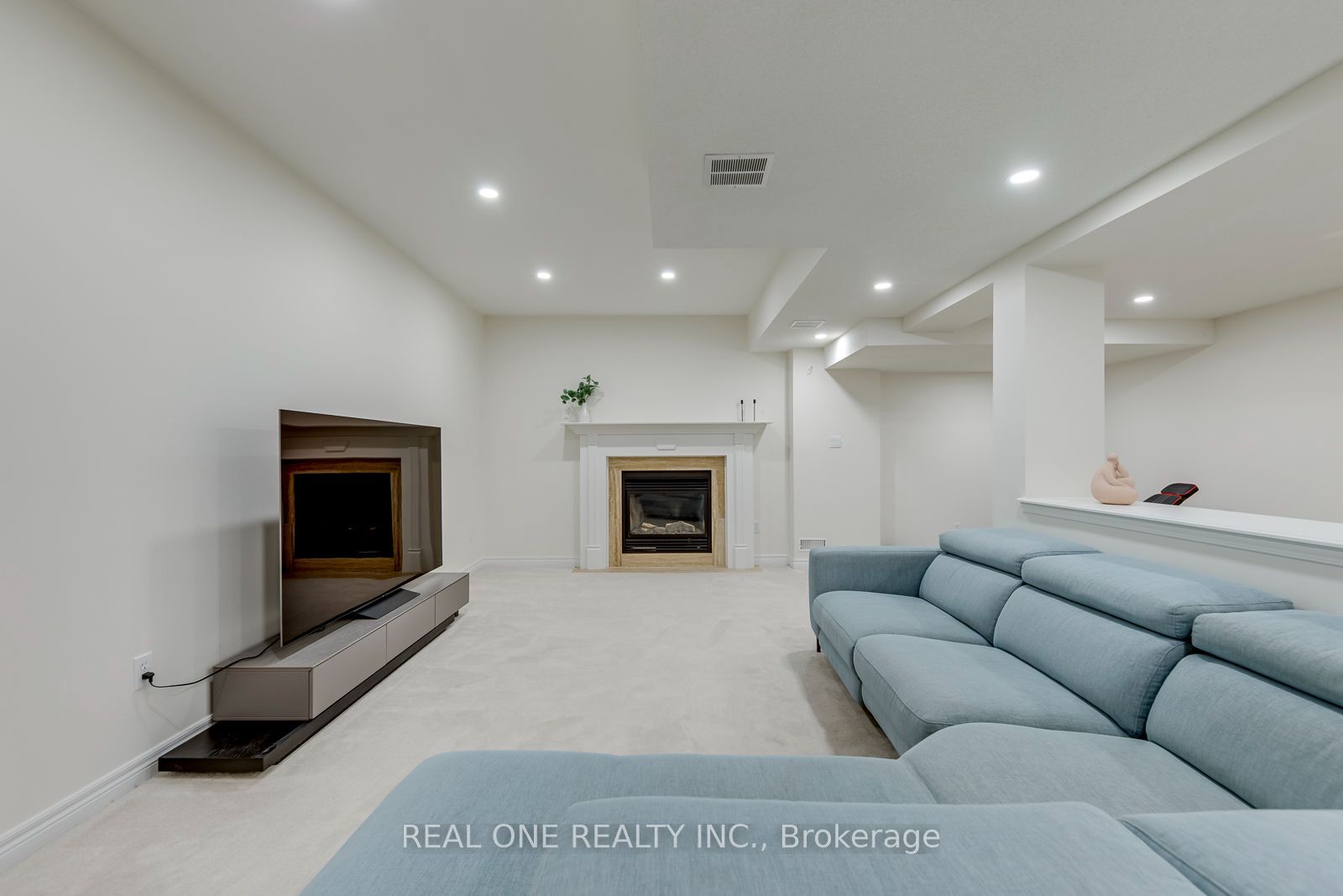 2456 Bon Echo Drive Property Photo 40
