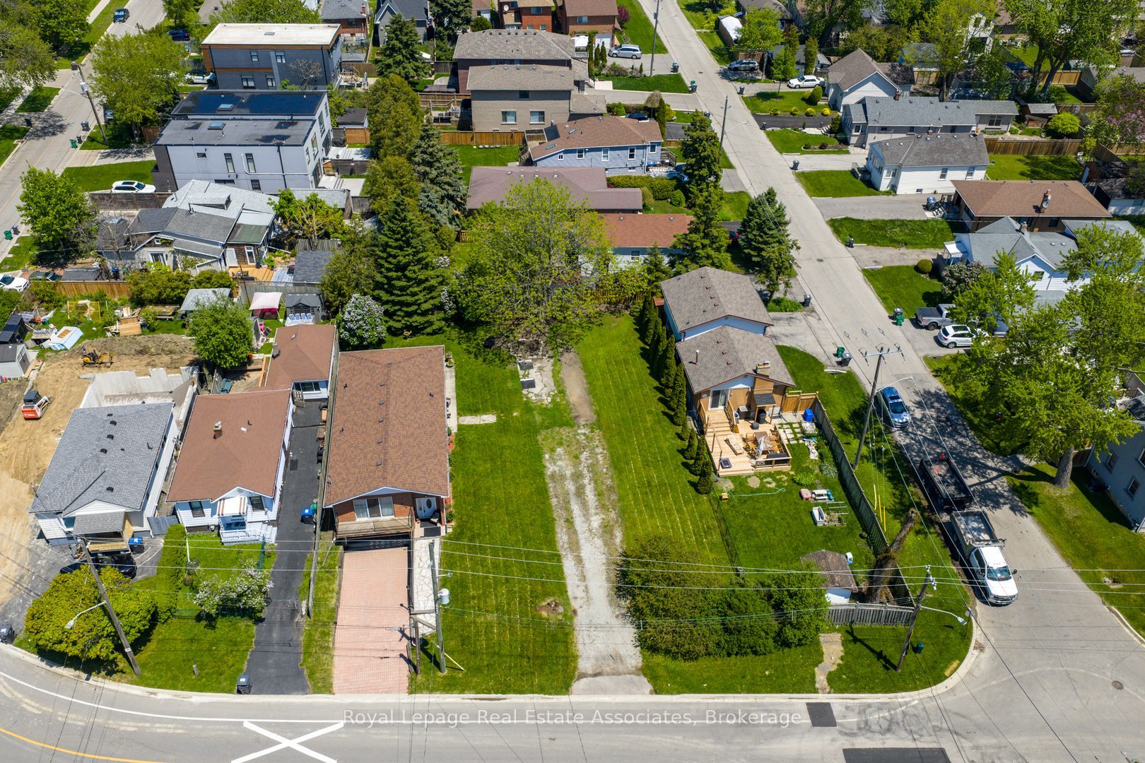 1067 Alexandra Avenue Property Photo 2