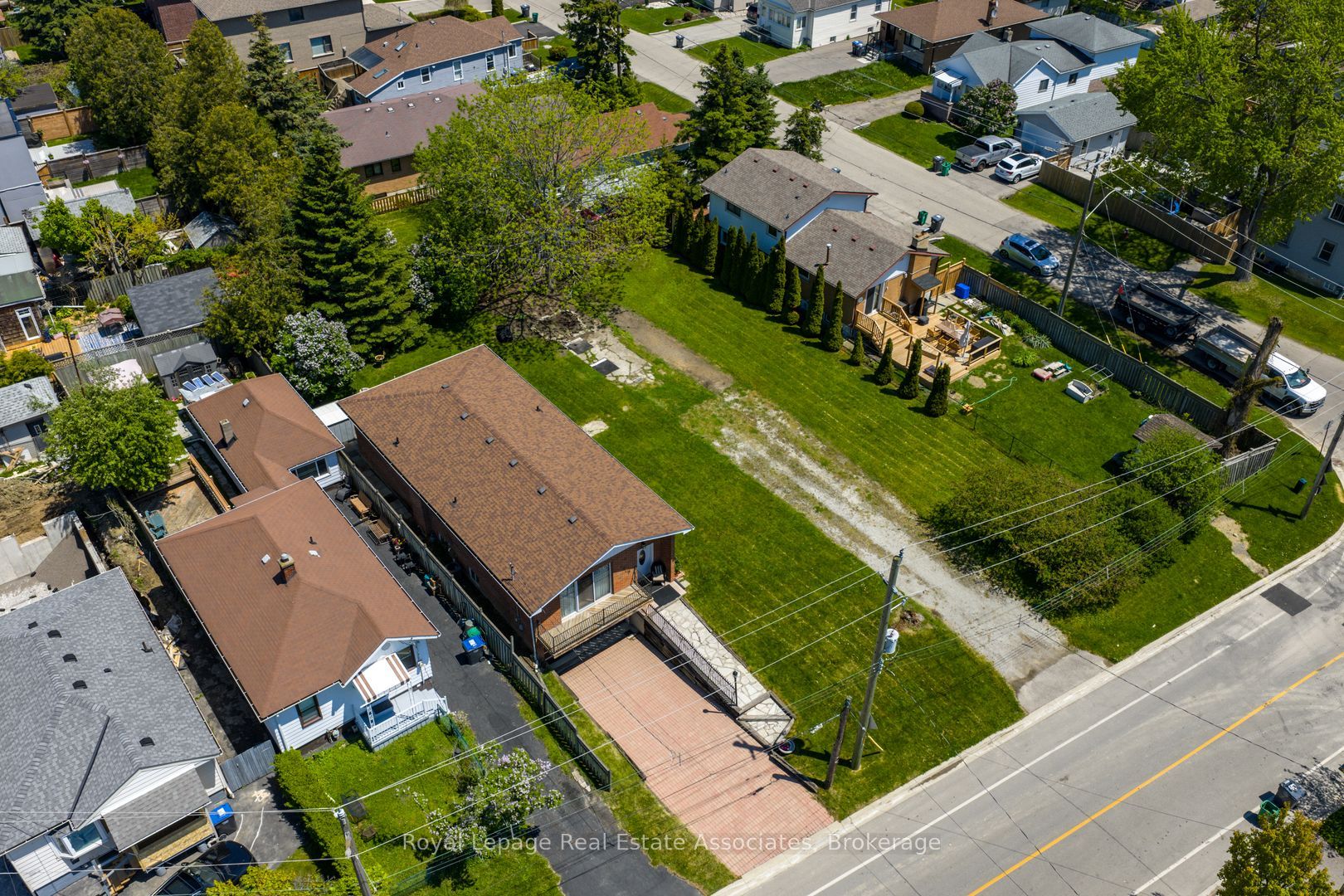 1067 Alexandra Avenue Property Photo 3