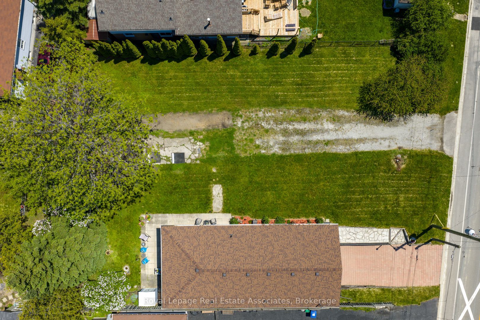 1067 Alexandra Avenue Property Photo 8