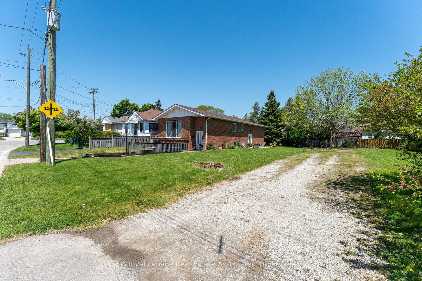 1067 Alexandra Avenue Property Photo 10