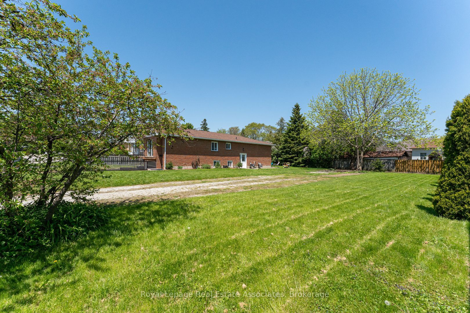 1067 Alexandra Avenue Property Photo 13