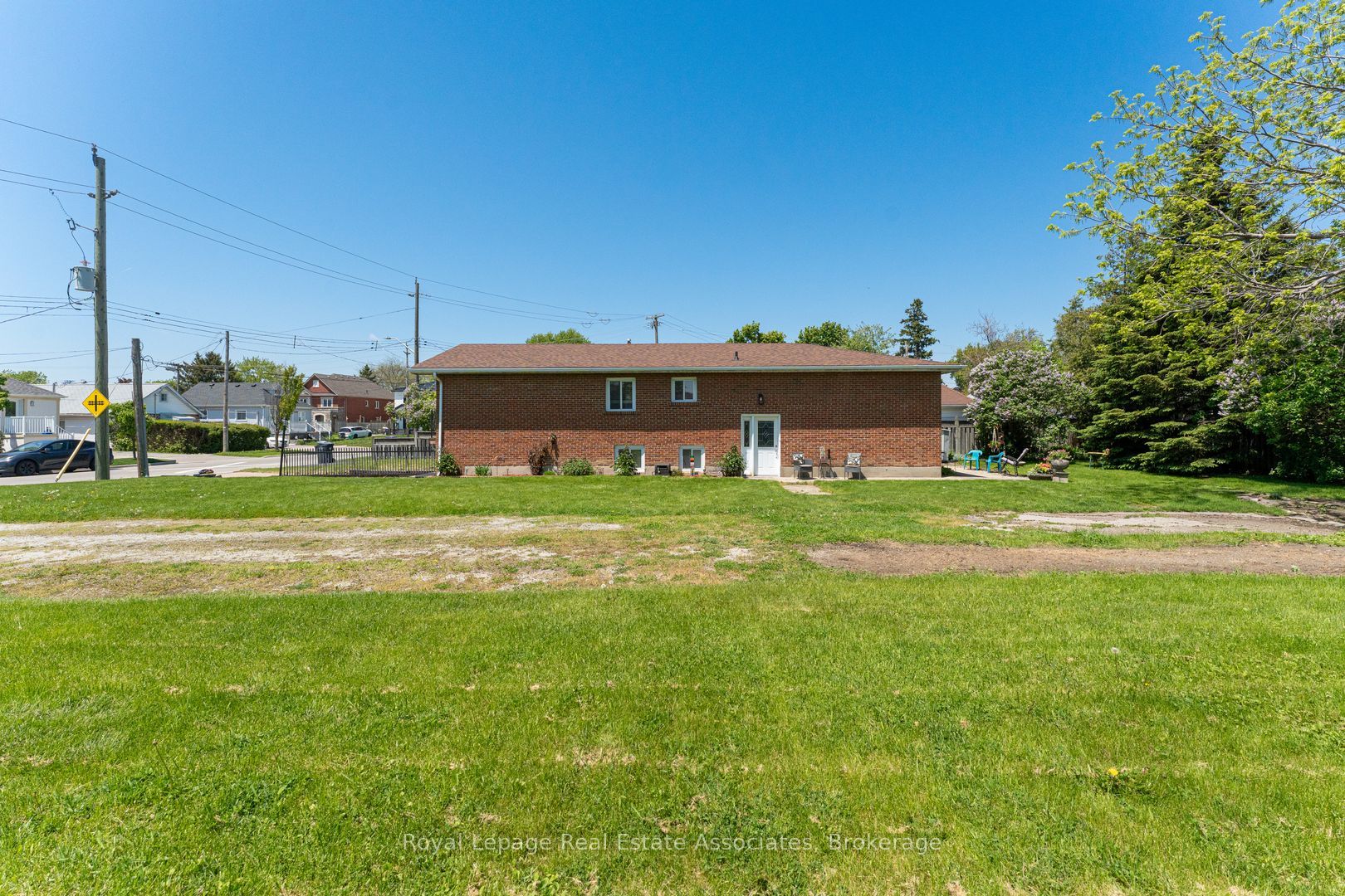 1067 Alexandra Avenue Property Photo 15