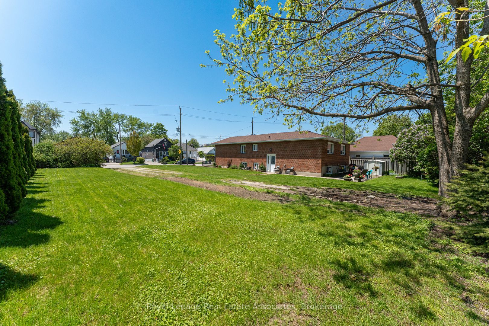 1067 Alexandra Avenue Property Photo 16