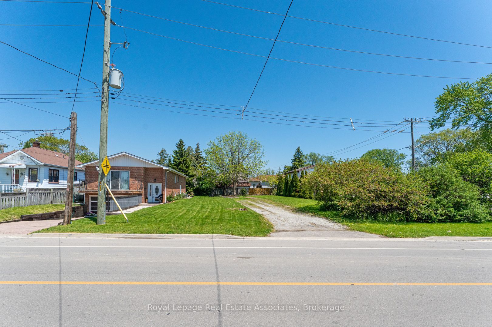 1067 Alexandra Avenue Property Photo 21