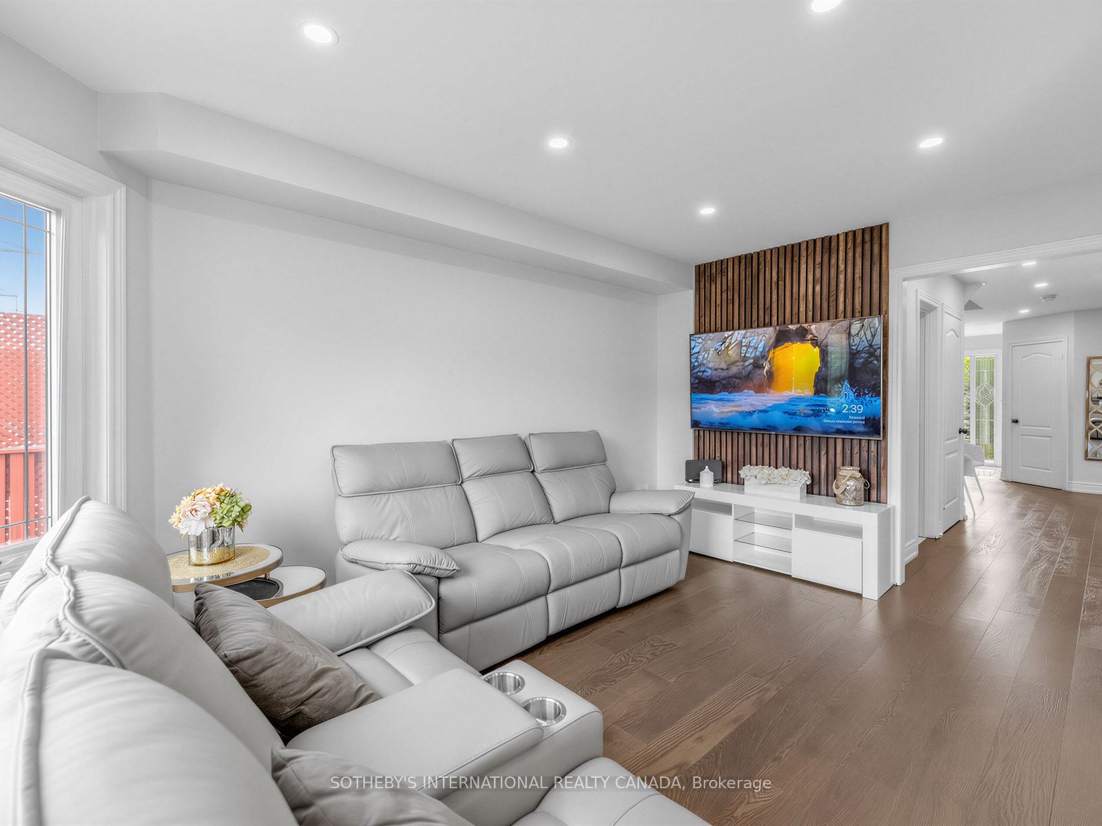 668 Driftcurrent Drive Property Photo 17